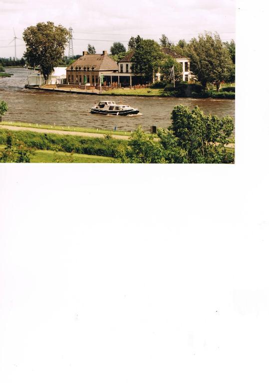 De Oude Schouw Hotel Jirnsum Exterior foto